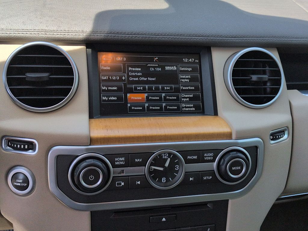 Thumbnail: 2016 Land Rover LR4 - 33