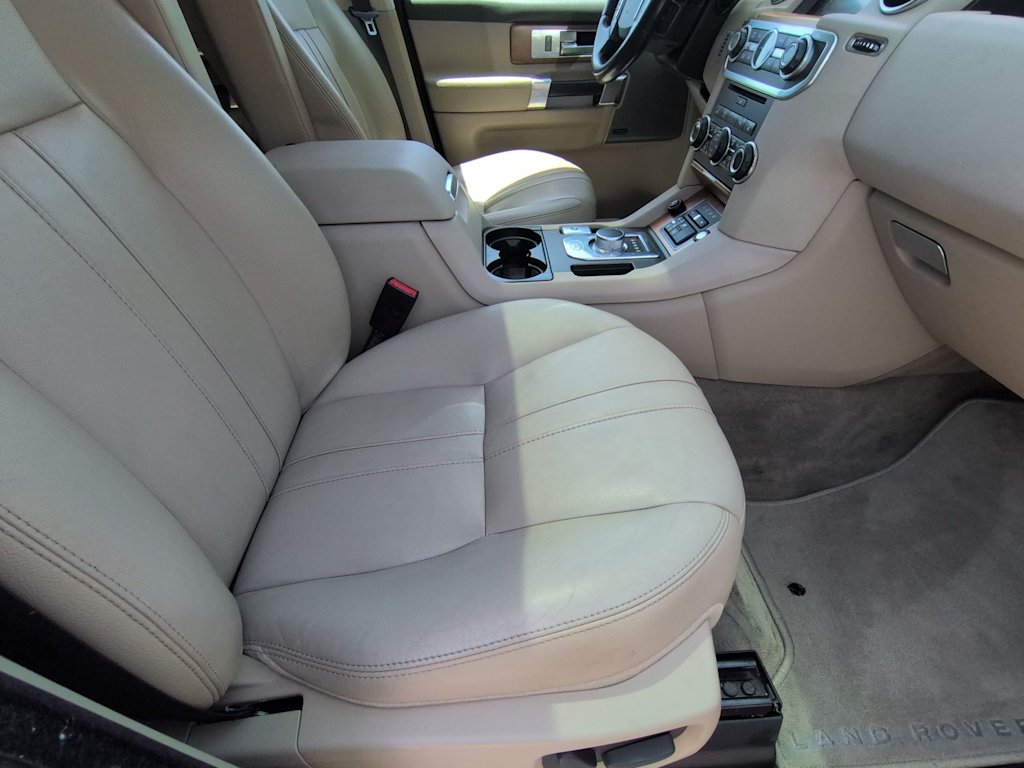 Thumbnail: 2016 Land Rover LR4 - 29