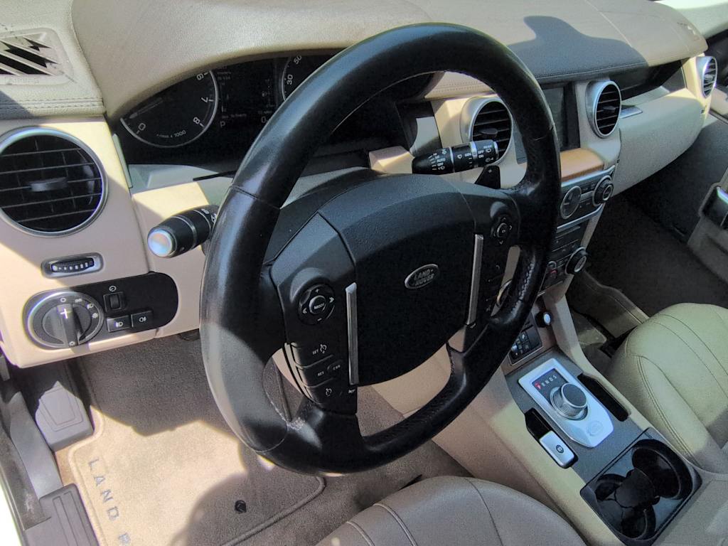 Thumbnail: 2016 Land Rover LR4 - 2