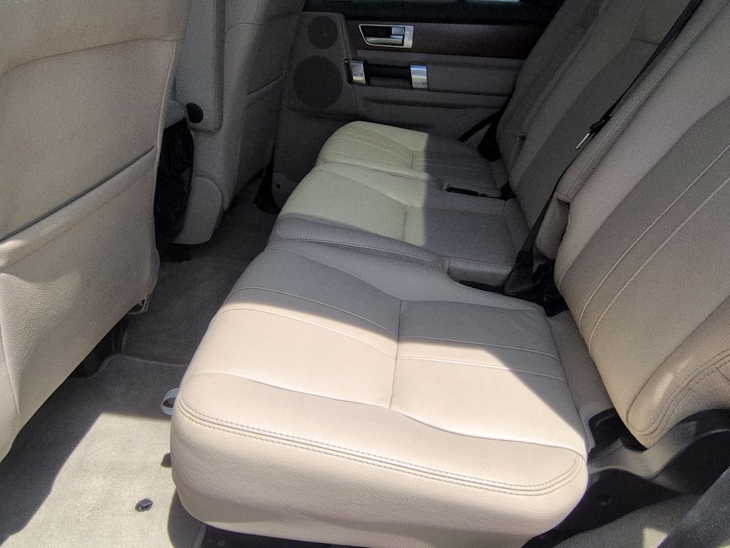 Thumbnail: 2016 Land Rover LR4 - 27