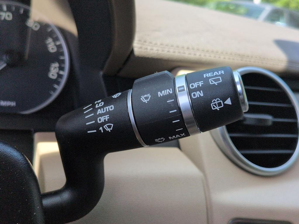 Thumbnail: 2016 Land Rover LR4 - 15