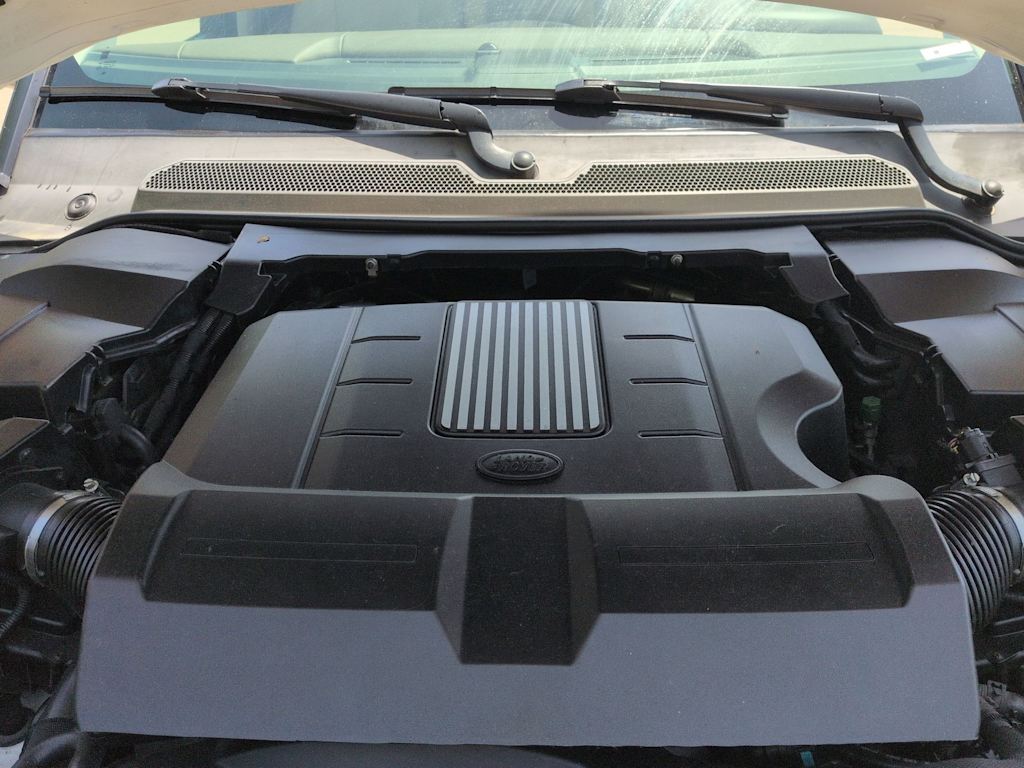 Thumbnail: 2016 Land Rover LR4 - 9