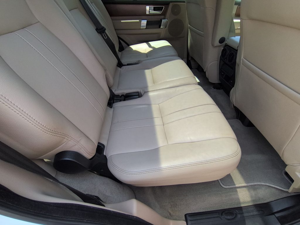 Thumbnail: 2016 Land Rover LR4 - 12