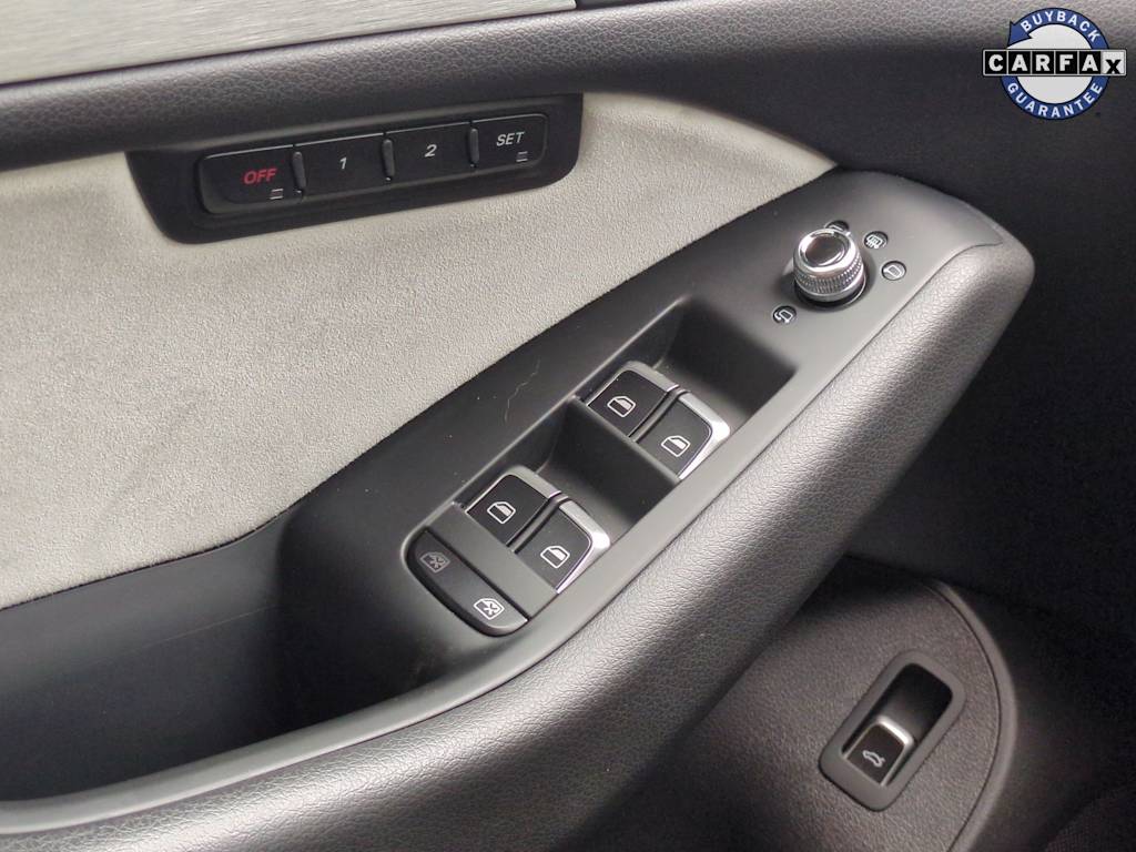 Thumbnail: 2015 Audi SQ5 - 38