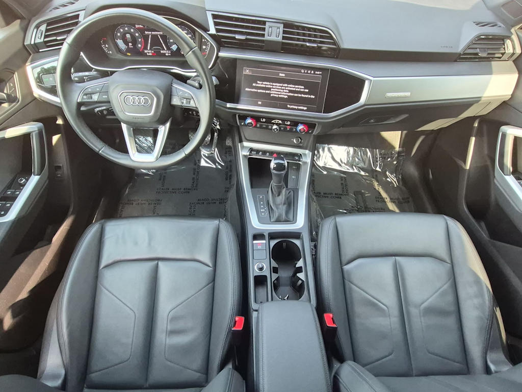 Thumbnail: 2025 Audi Q3 - 9