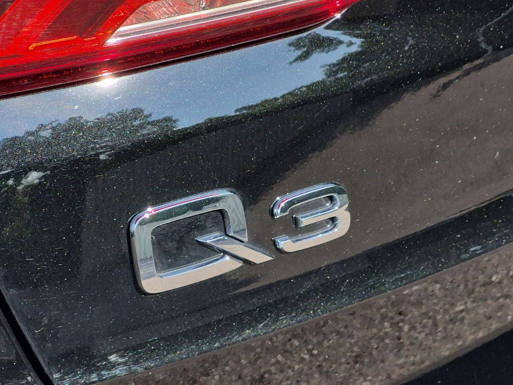 Thumbnail: 2025 Audi Q3 - 24