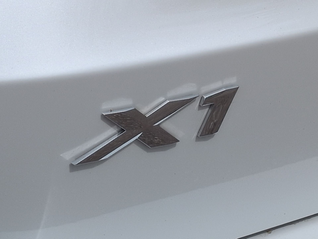 Thumbnail: 2023 BMW X1 - 25