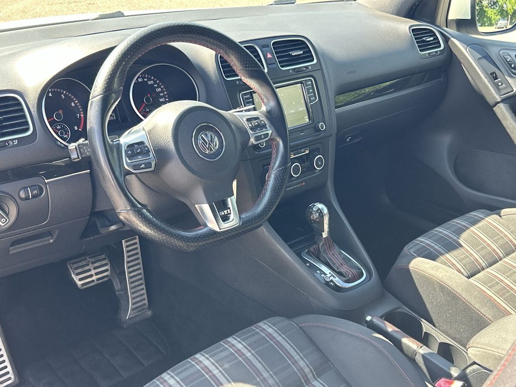 Thumbnail: 2013 Volkswagen Golf - 2