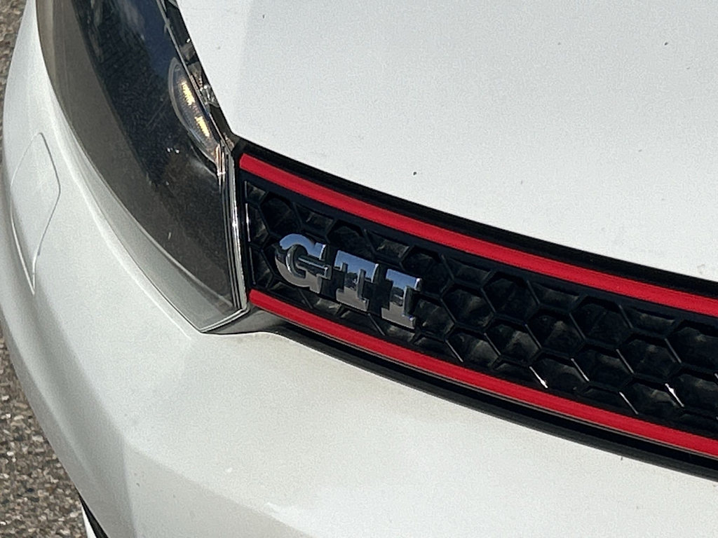 Thumbnail: 2013 Volkswagen Golf - 21