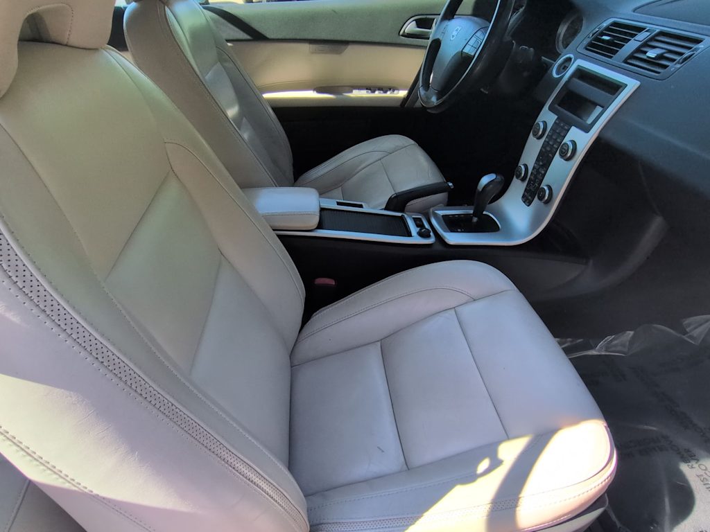 Thumbnail: 2012 Volvo C70 - 12