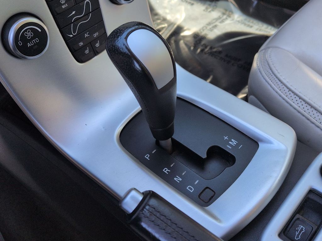 Thumbnail: 2012 Volvo C70 - 14
