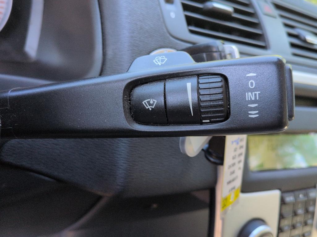 Thumbnail: 2012 Volvo C70 - 26