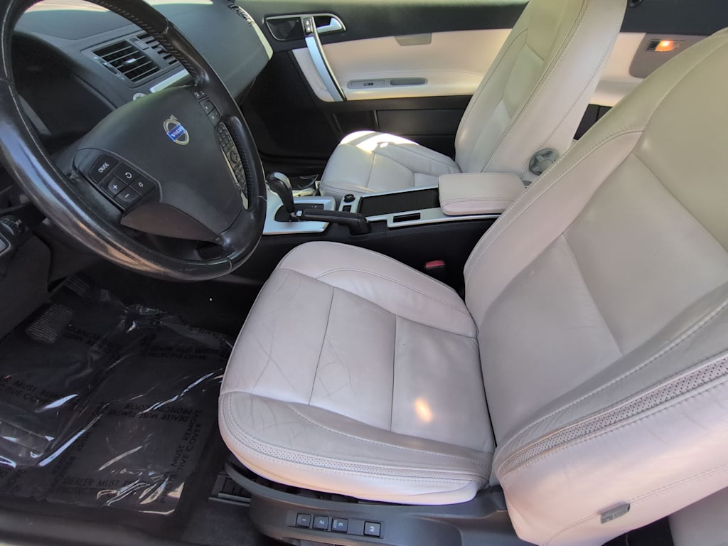 Thumbnail: 2012 Volvo C70 - 11