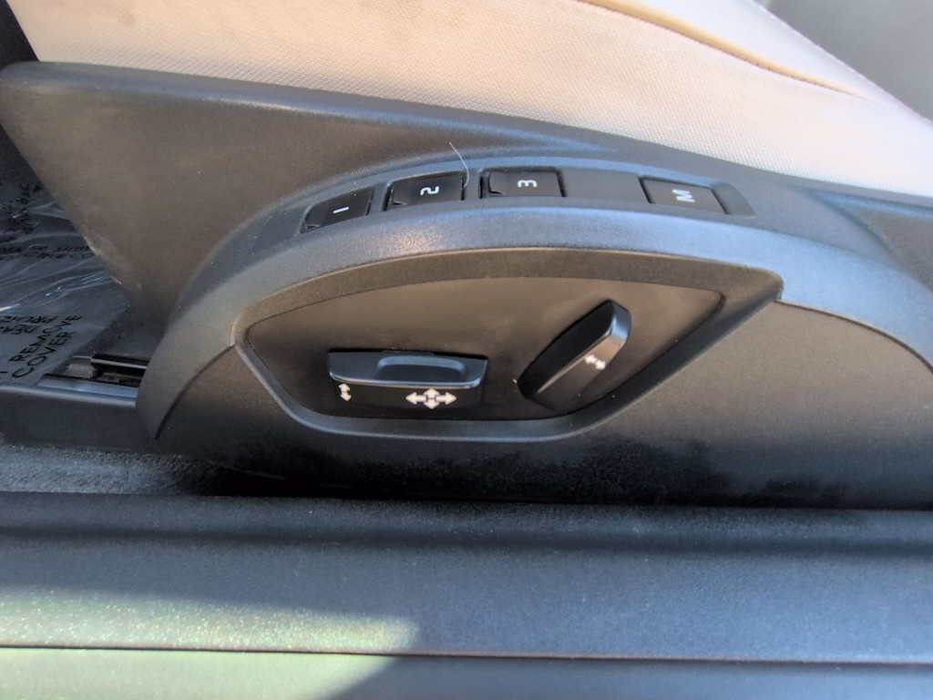 Thumbnail: 2012 Volvo C70 - 23