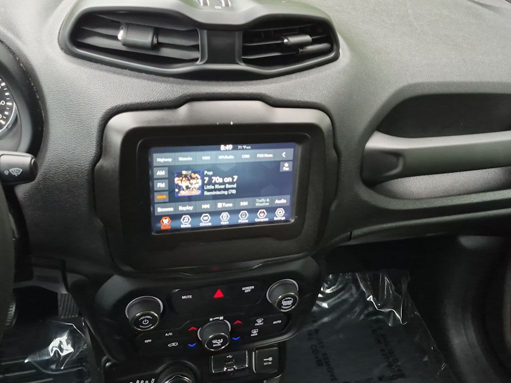 Thumbnail: 2020 Jeep Renegade - 15