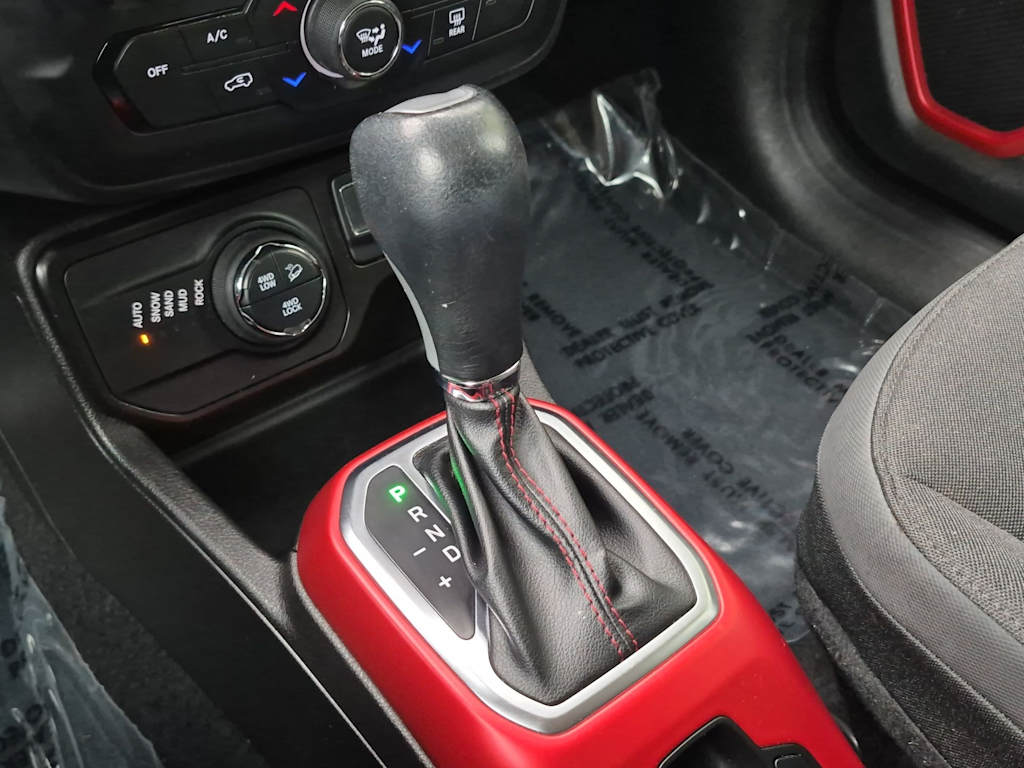 Thumbnail: 2020 Jeep Renegade - 16