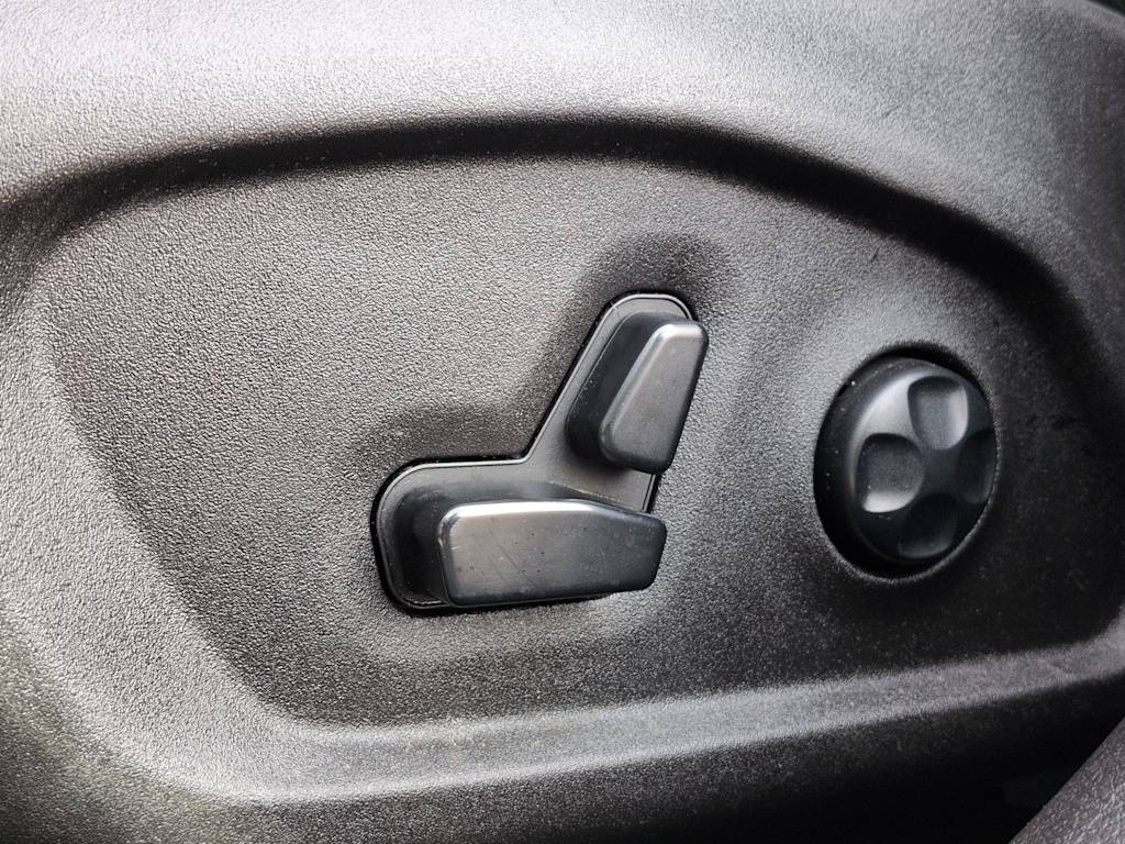 Thumbnail: 2020 Jeep Renegade - 34