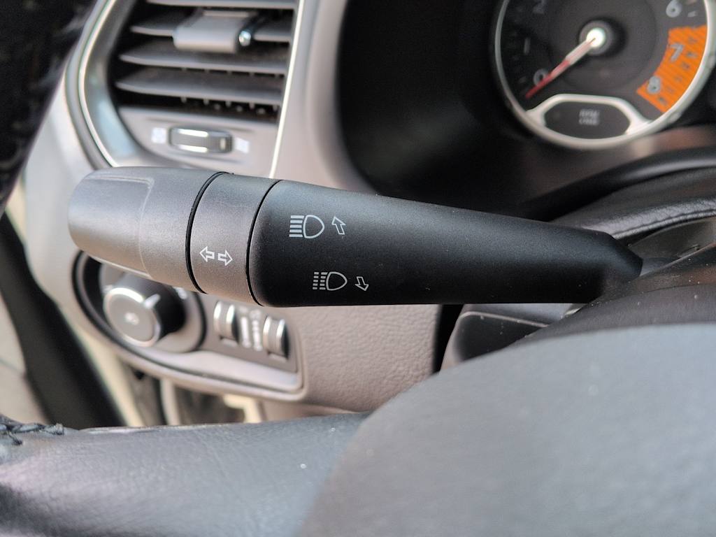 Thumbnail: 2020 Jeep Renegade - 40