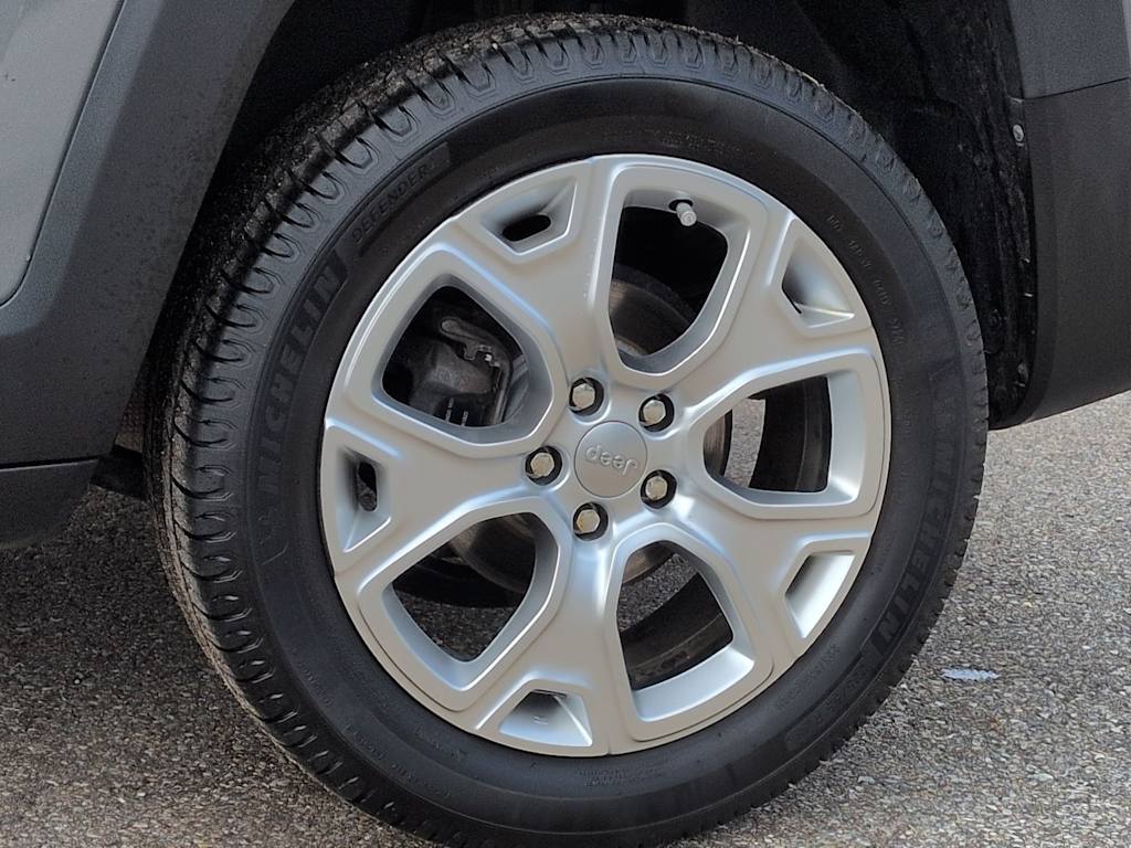 Thumbnail: 2020 Jeep Renegade - 8