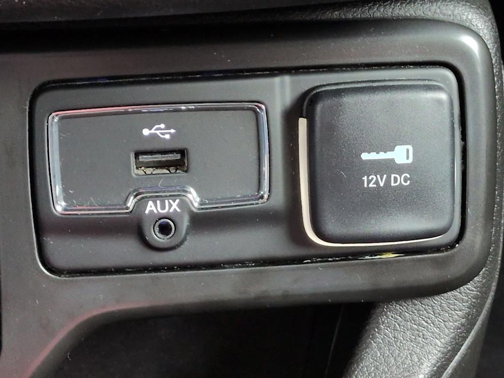 Thumbnail: 2022 Jeep Renegade - 37