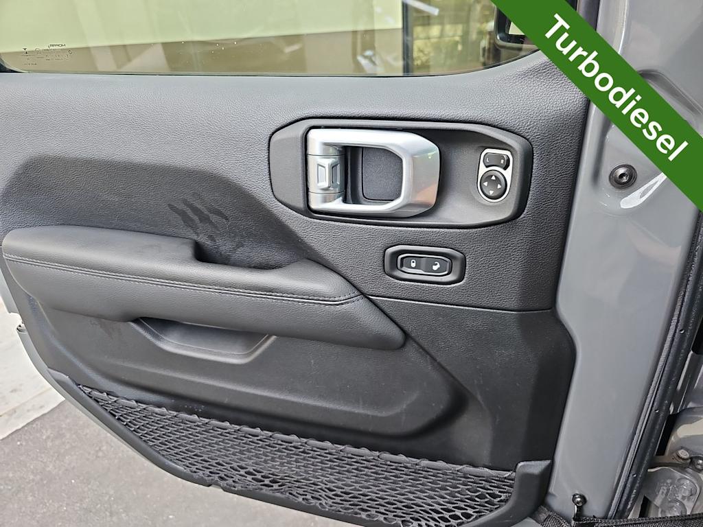 Thumbnail: 2020 Jeep Wrangler - 28