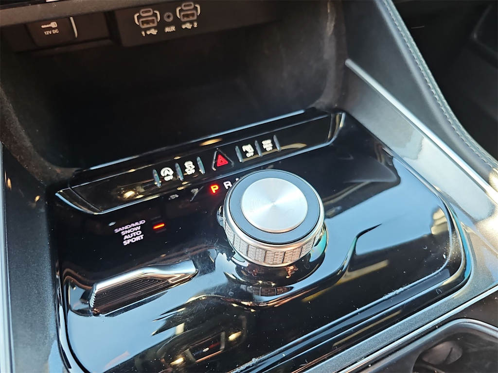 Thumbnail: 2022 Jeep Wagoneer - 23