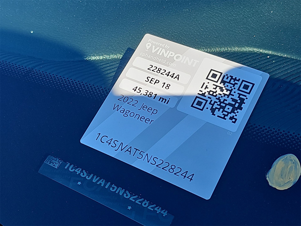 Thumbnail: 2022 Jeep Wagoneer - 14