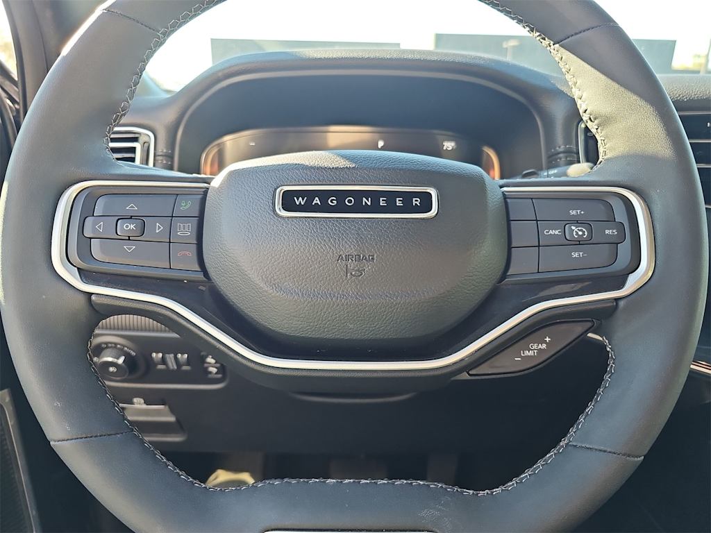 Thumbnail: 2022 Jeep Wagoneer - 22