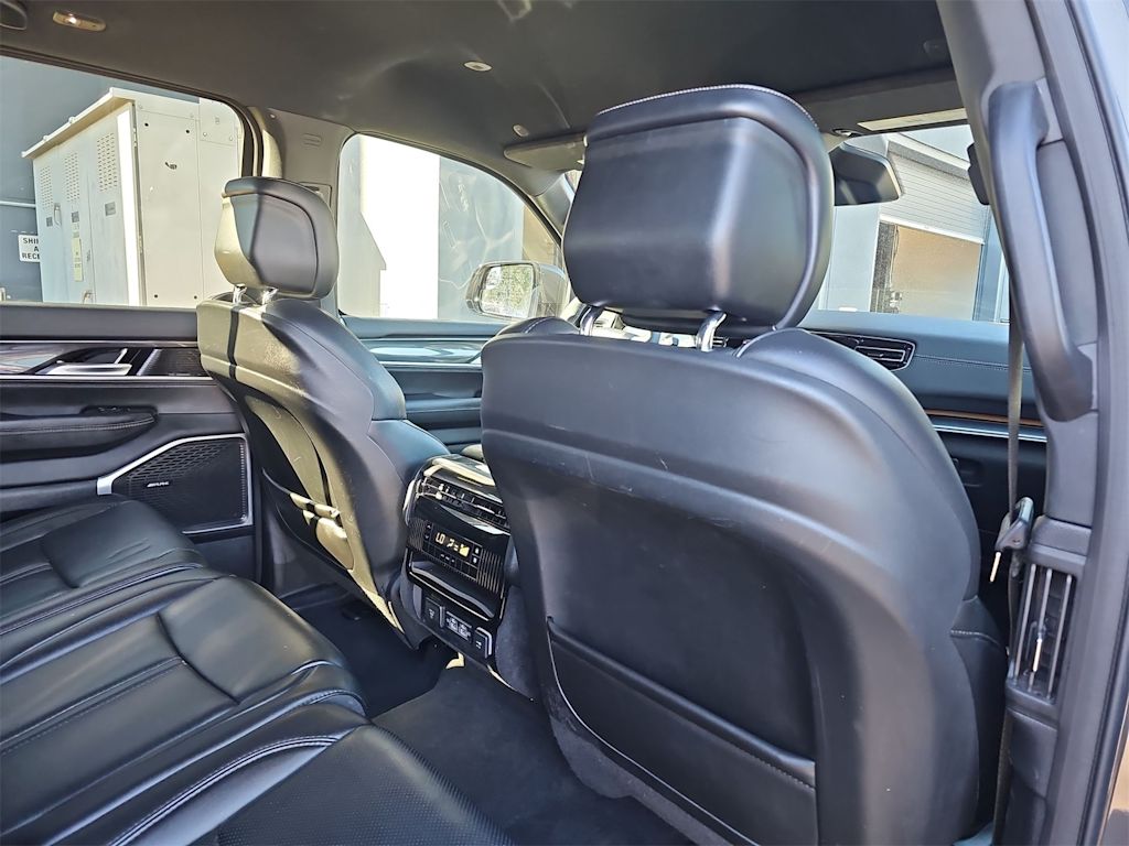 Thumbnail: 2022 Jeep Wagoneer - 20