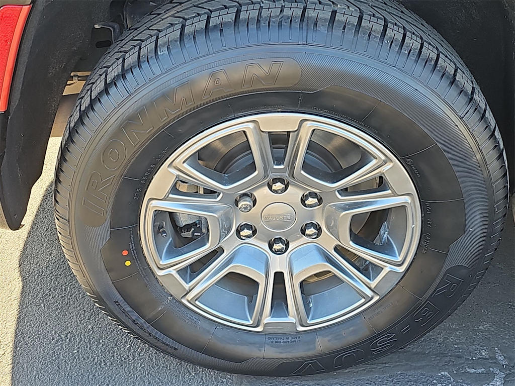 Thumbnail: 2022 Jeep Wagoneer - 7