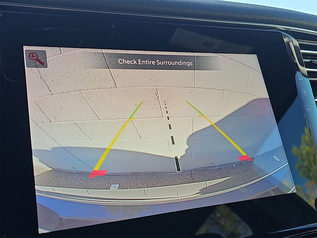 Thumbnail: 2022 Jeep Wagoneer - 24