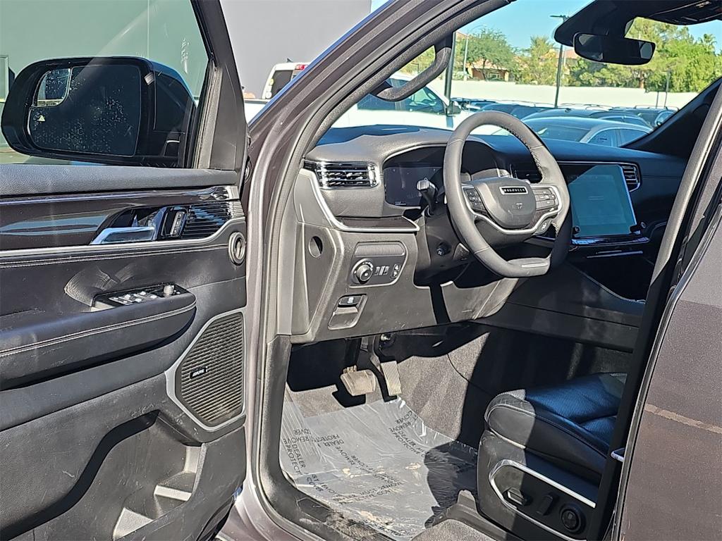 Thumbnail: 2022 Jeep Wagoneer - 2