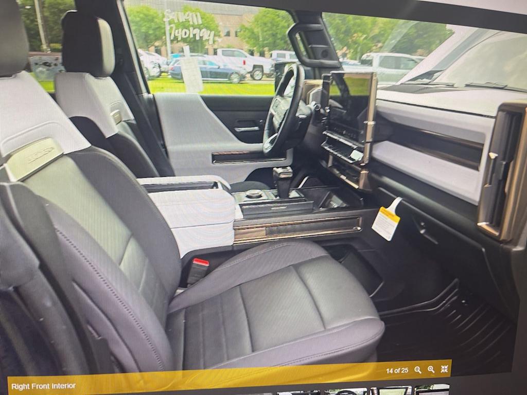Thumbnail: 2025 GMC Hummer EV - 7