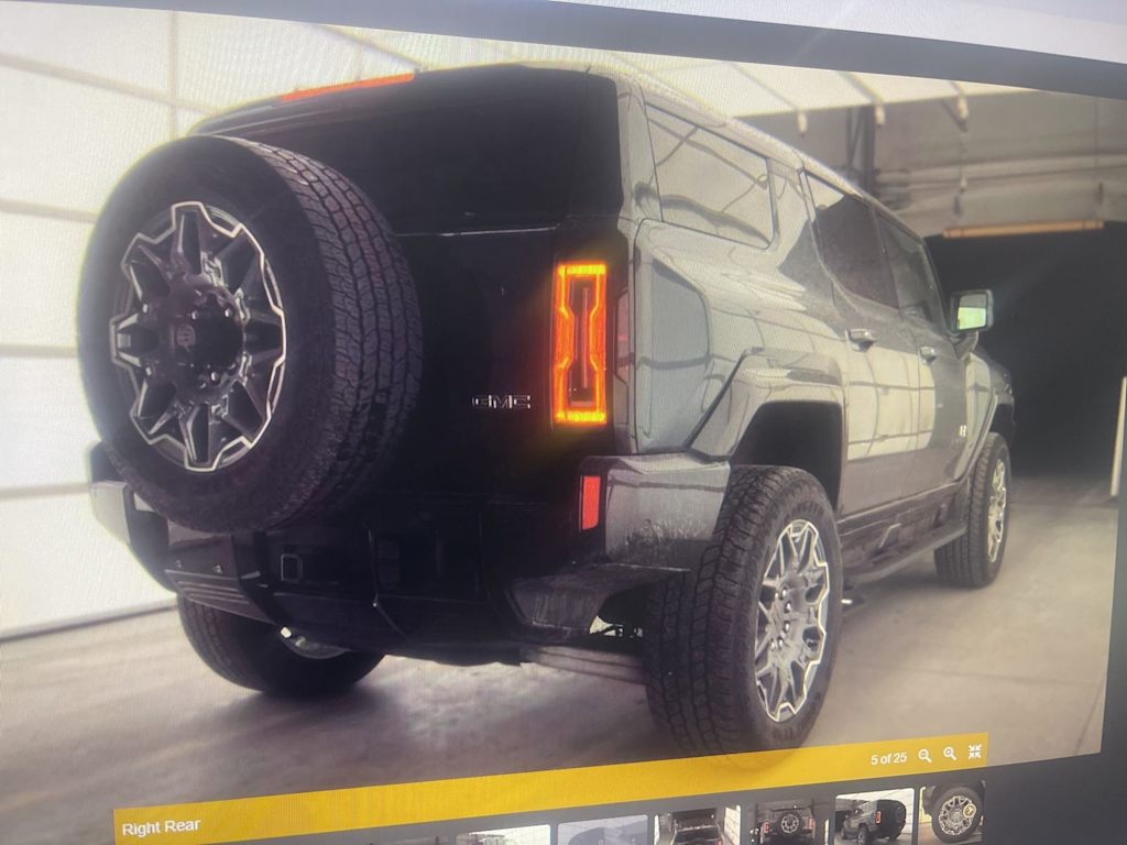 Thumbnail: 2025 GMC Hummer EV - 12