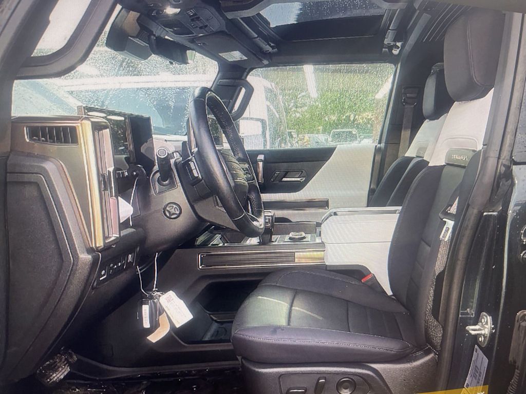 Thumbnail: 2025 GMC Hummer EV - 8
