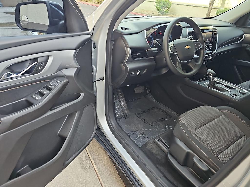 Thumbnail: 2021 Chevrolet Traverse - 2