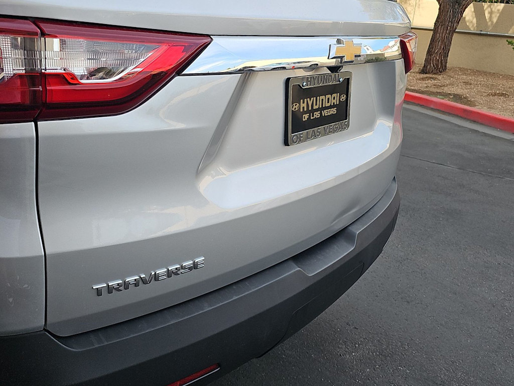 Thumbnail: 2021 Chevrolet Traverse - 23