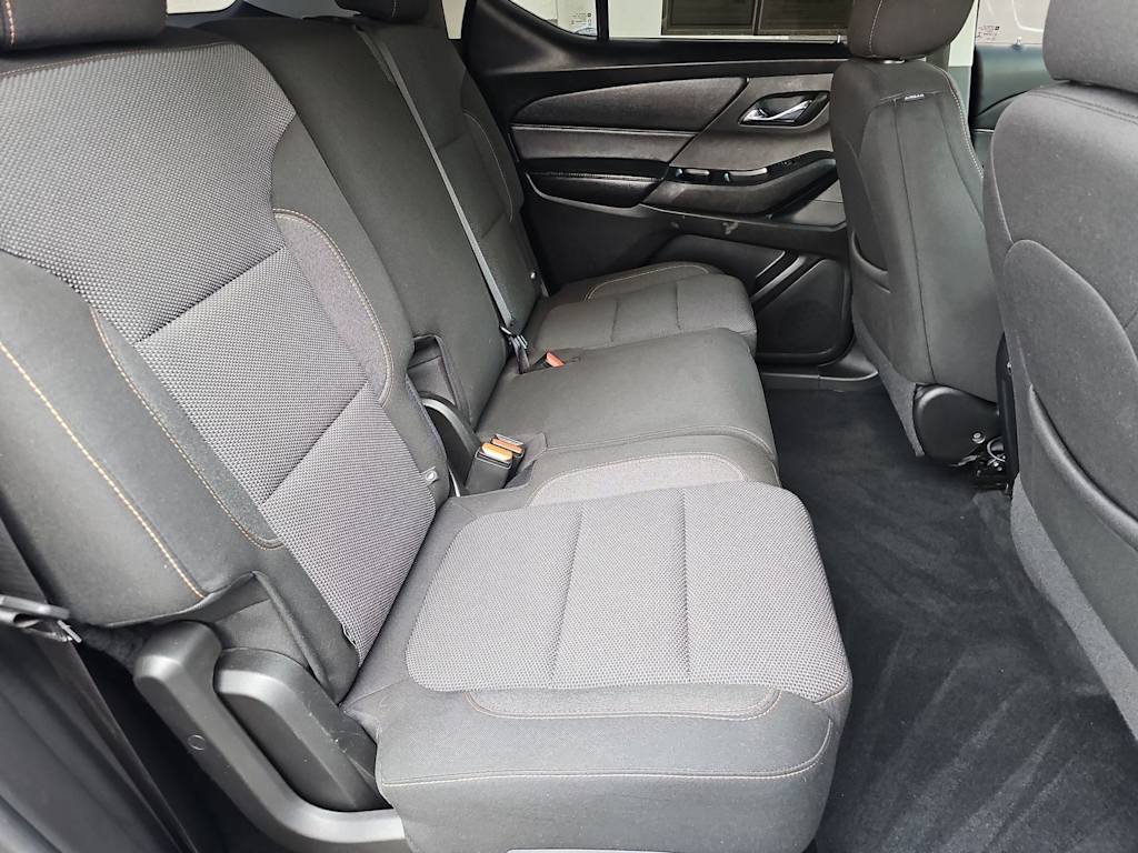 Thumbnail: 2021 Chevrolet Traverse - 24