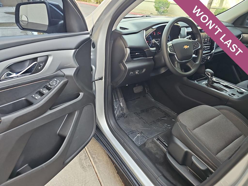 Thumbnail: 2021 Chevrolet Traverse - 2