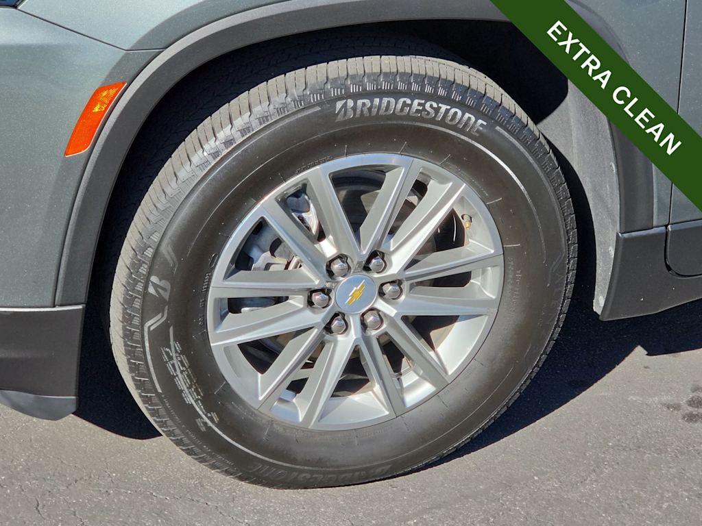 Thumbnail: 2023 Chevrolet Traverse - 8