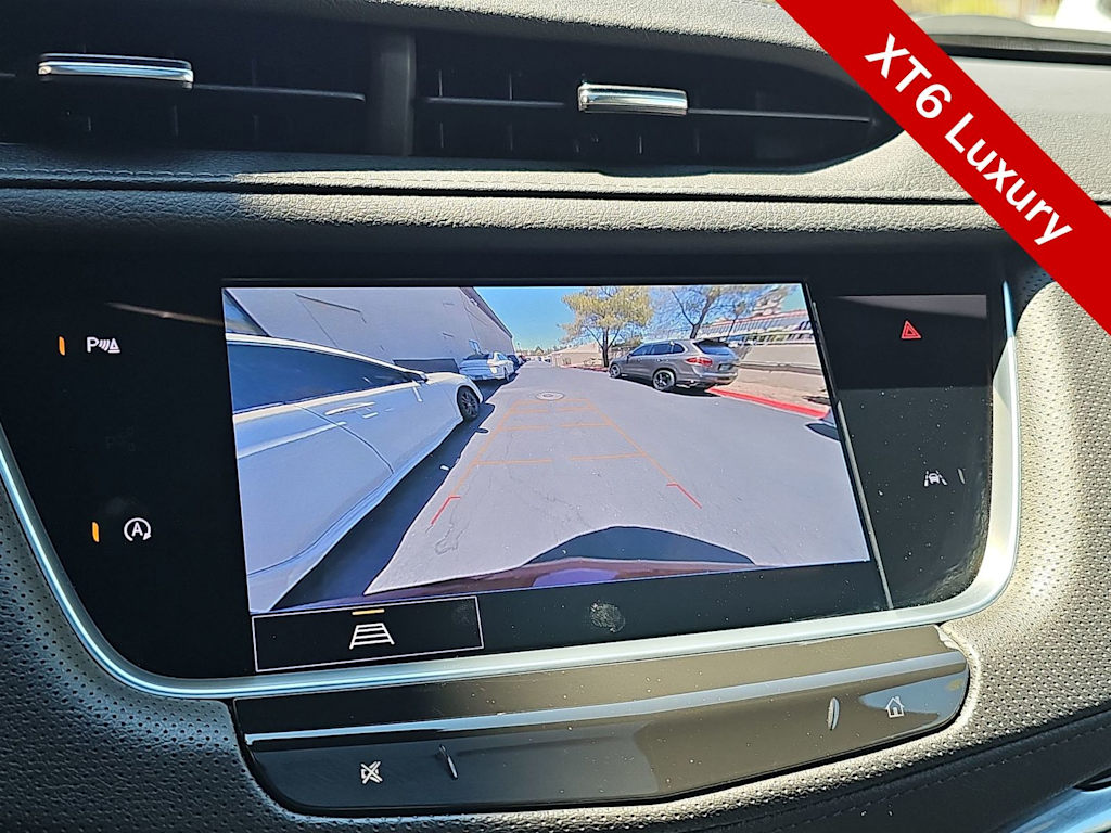 Thumbnail: 2023 Cadillac XT6 - 25