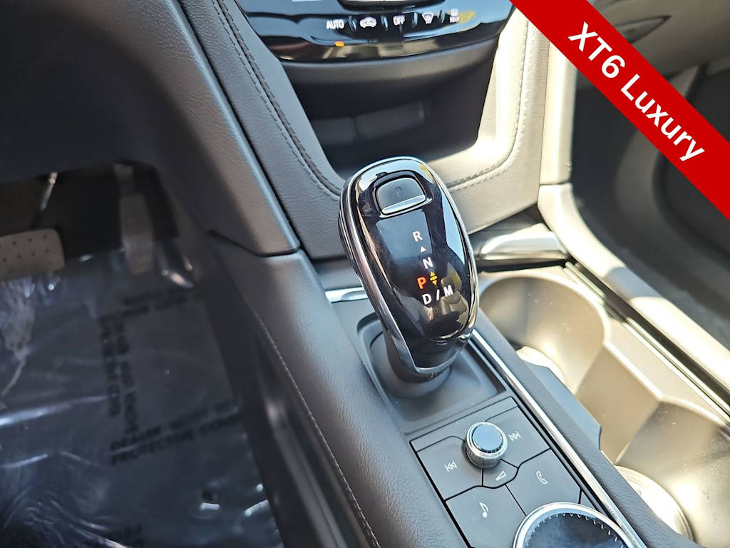 Thumbnail: 2023 Cadillac XT6 - 15