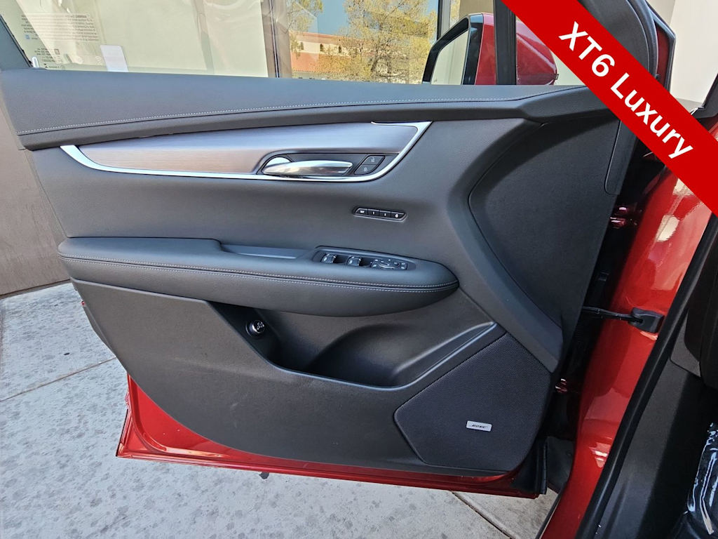 Thumbnail: 2023 Cadillac XT6 - 26