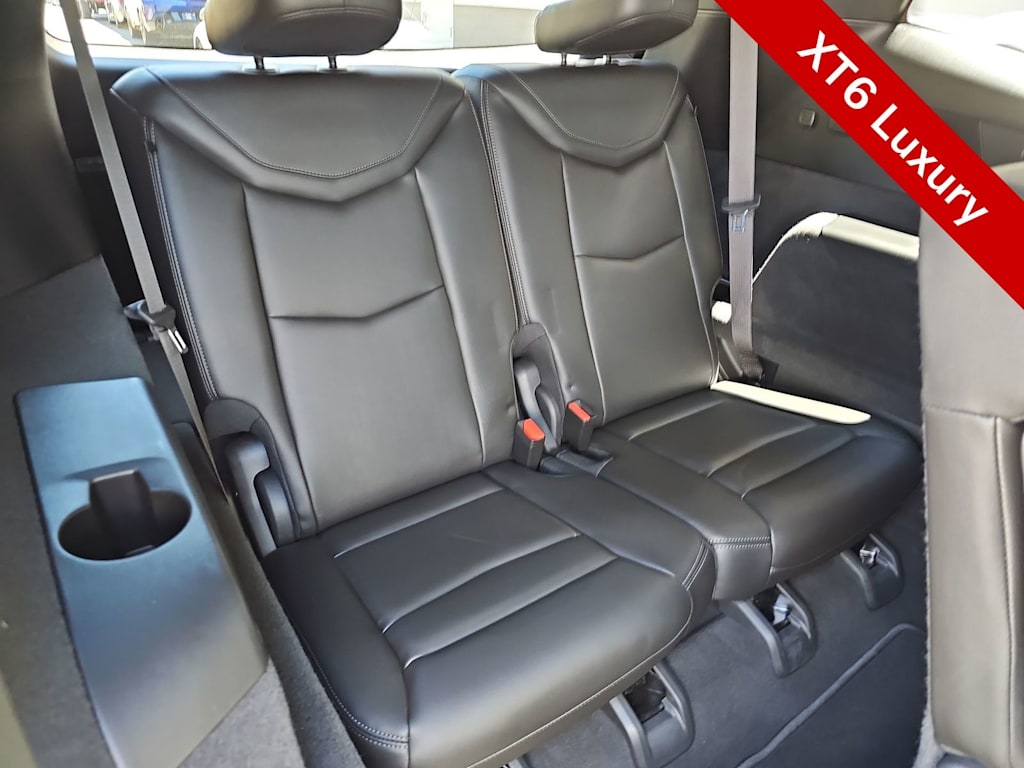Thumbnail: 2023 Cadillac XT6 - 28