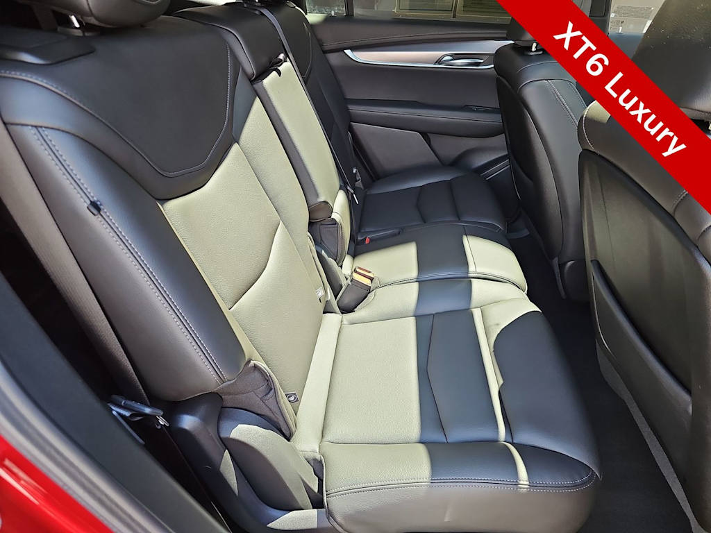 Thumbnail: 2023 Cadillac XT6 - 22