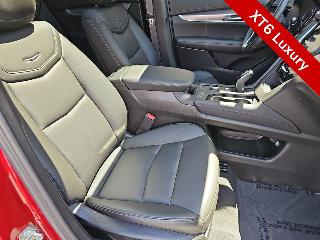 Thumbnail: 2023 Cadillac XT6 - 11