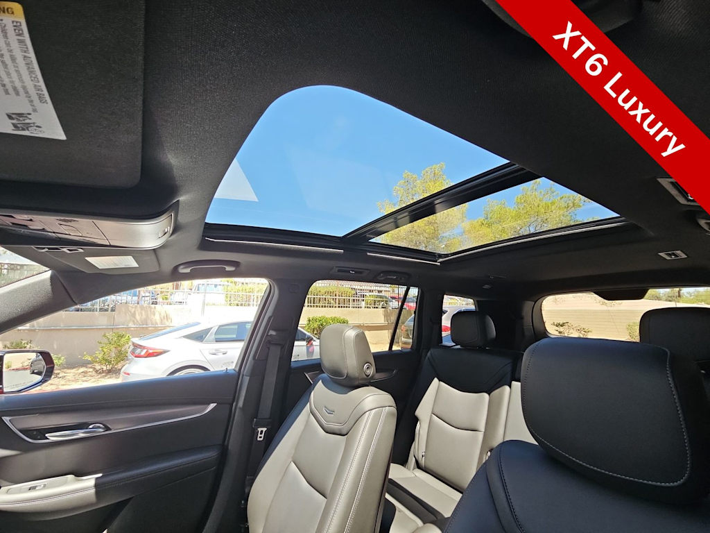 Thumbnail: 2023 Cadillac XT6 - 27