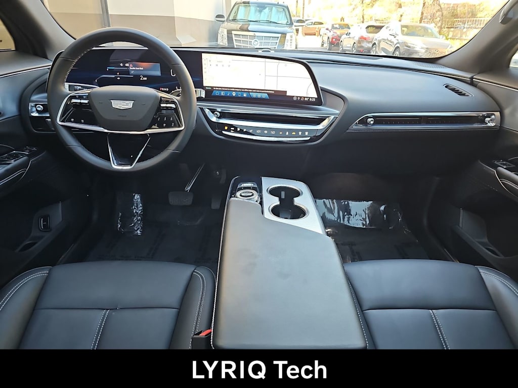 Thumbnail: 2024 Cadillac Lyriq - 8