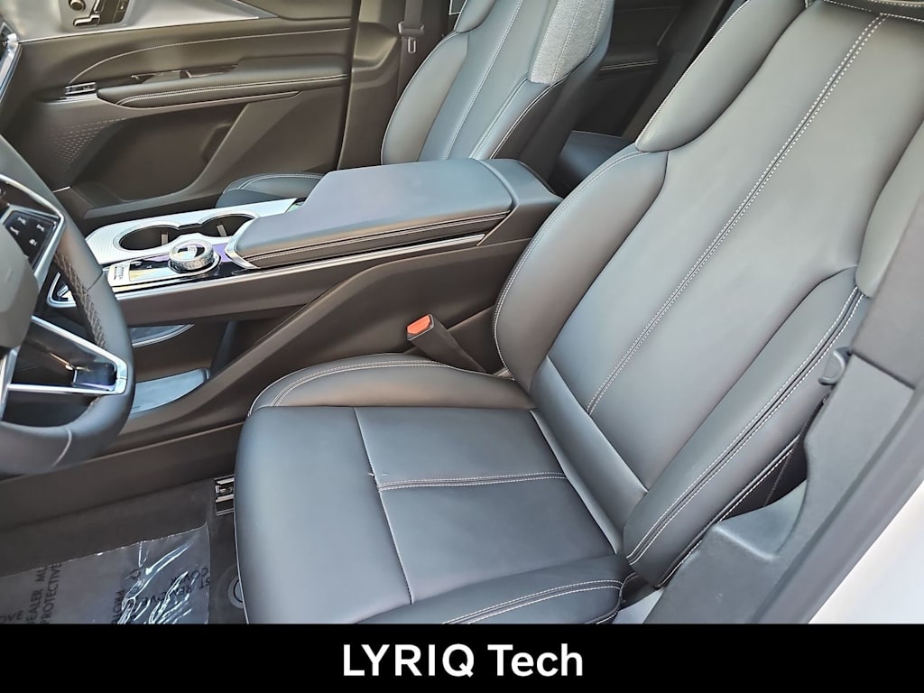 Thumbnail: 2024 Cadillac Lyriq - 9