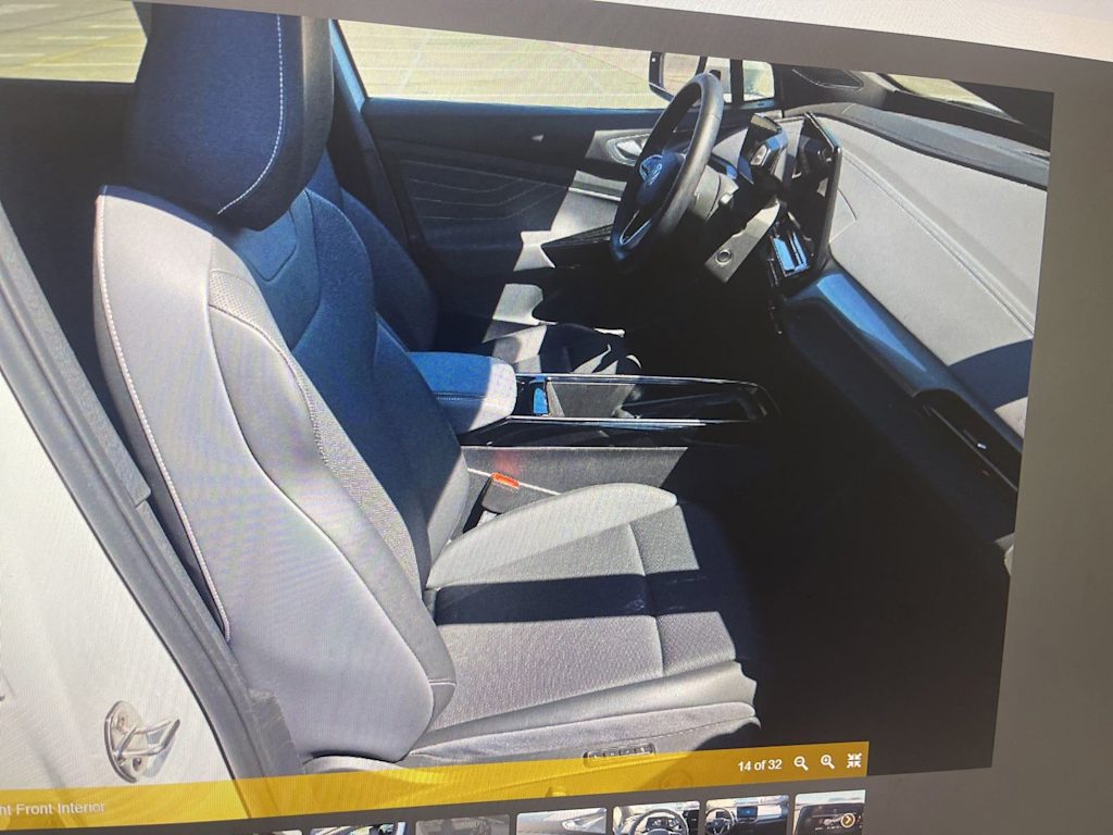 Thumbnail: 2023 Volkswagen ID.4 - 9